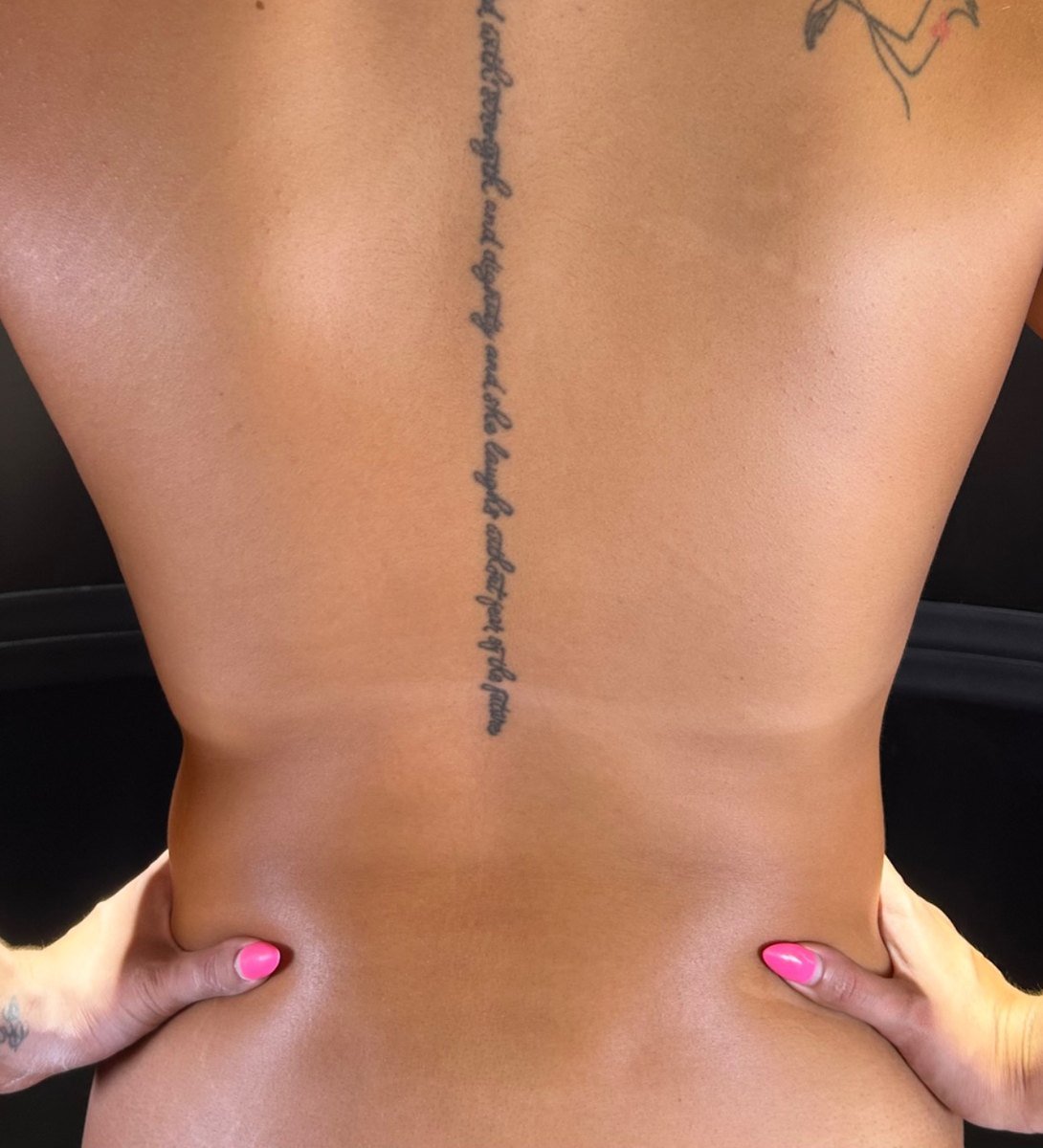 Natural spray tan glow detail